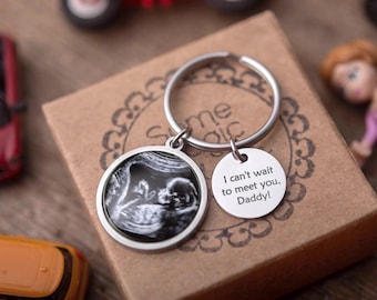 Baby Ultrasound Pregnancy Gifts for New Daddy to Be Keychain with Custom Sonogram Scan Picture Personalized Keyring for Expecting Dad, S-009