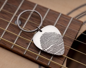Personalized Fingerprint Guitar Pick Keychain, Musician Memorial Gift, Loss of Father Keepsake, S-025