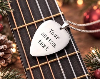 彼氏へのクリスマスプレゼント、パーソナライズされたギターピックネックレス、ミュージシャンや音楽好きのためのカスタムテキストまたは歌詞入りペンダント、S-026