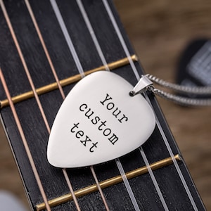 Gepersonaliseerde plectrumketting, cadeau voor gitarist, cadeau voor muzikant, muziekliefhebber cadeau, aangepast cadeau voor vriend, vriendin, KP.2/C.2
