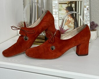 1960s Mary Jane’s Guido Brustia Twiggy Style reddish brown suede Size 9.5 AA