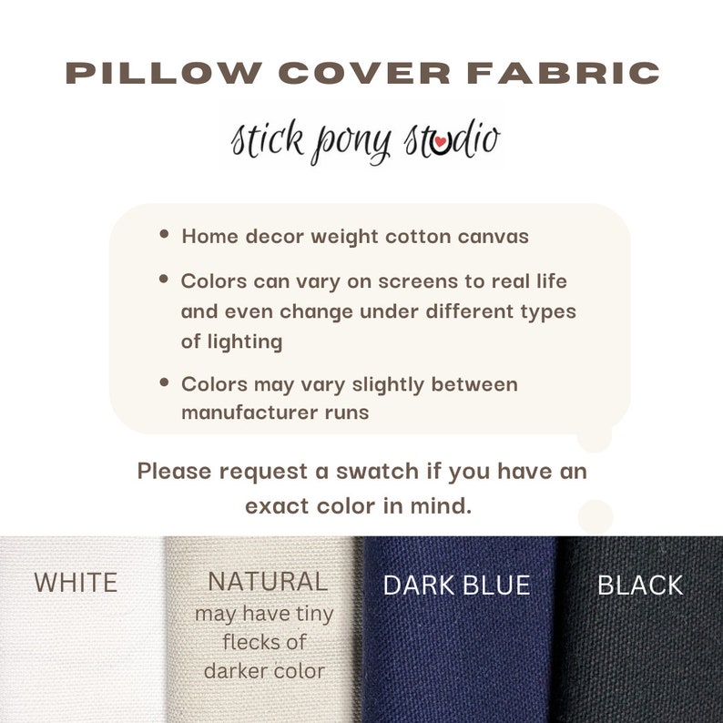 Puede incluir: Muestras de tela para funda de coj&iacute;n en blanco, natural, azul oscuro y negro. La tela se describe como lienzo de algod&oacute;n de peso para decoraci&oacute;n. El texto "stick pony studio" tambi&eacute;n es visible.