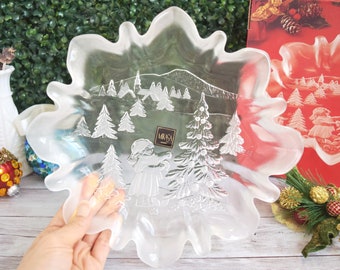 Vintage NIB Mikasa Christmas Serving or Candy Bon Bon Plate with Frosted Glass, Snowflake Shaped Glass Holiday Dish for Appetizers or Fruits