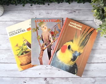 Vtg Bundle Set of 3 Cockatiels Handbook, Take Care of your Cockatiel Pet Beginners To Comprehensive Guide Feeding Bathing Wing Clip Breeding