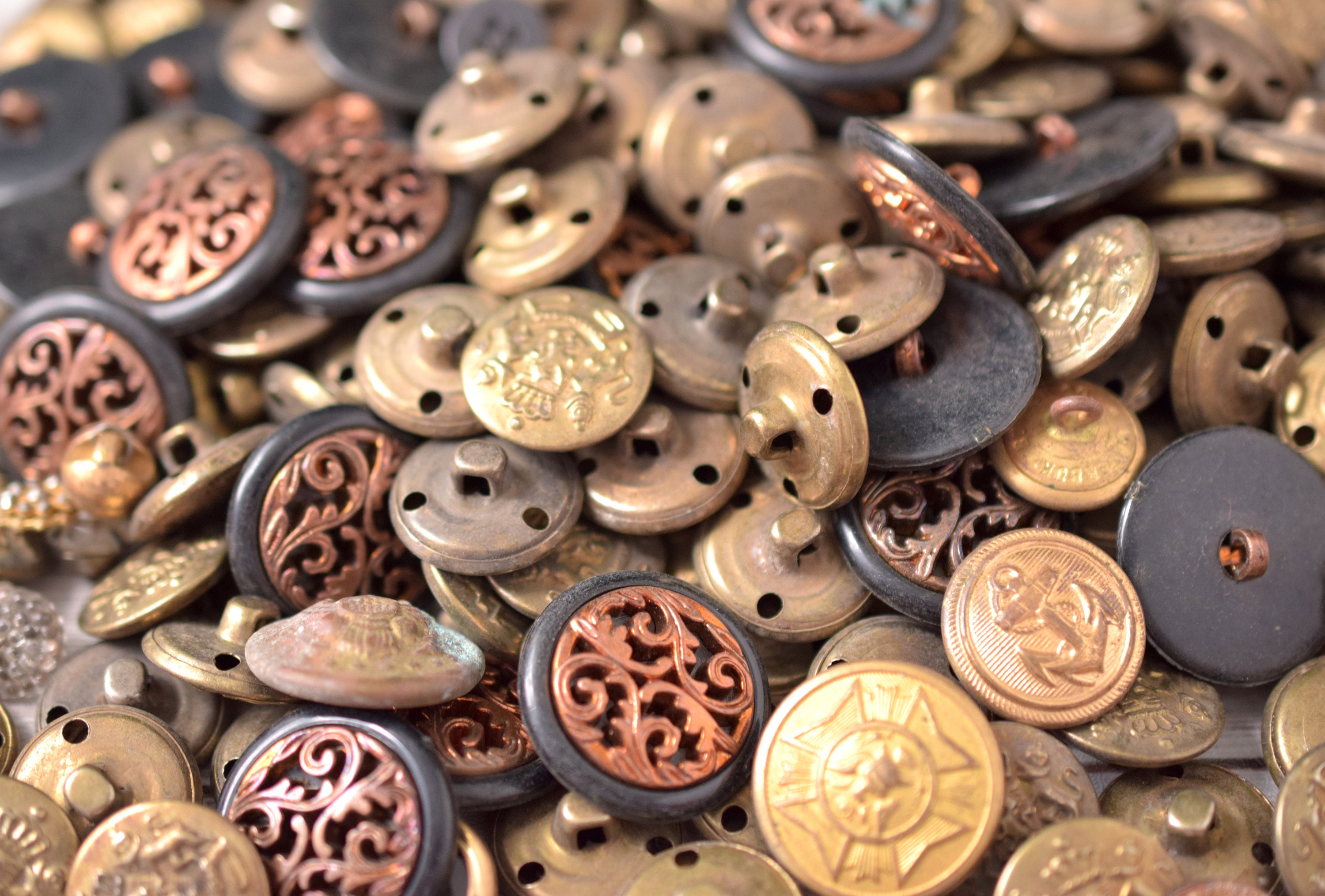 6 X Heavy Dark Bronze Metal Coat of Arms Buttons, Crest Buttons, Metal  Military Buttons, Metal Insignia Buttons, Bronze Coat Buttons 