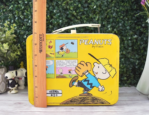 Vintage Snoopy Metal Lunch Box of Peanuts Gang in Comic Strip No
