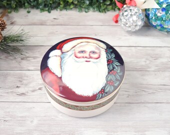 Vintage Old Saint Nick Mikasa Covered Porcelain Trinkets Dish, Lidded Round Christmas Jewelry Box with Lid made in Japan, Xmas Holiday Decor