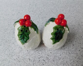 Vintage Lefton White Holly Salt and Pepper Shakers with Labels, Lefton Christmas Dinnerware, Holiday Tableware, Made in Japan