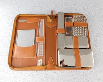 Complete Vintage 8 Piece Toiletries Travel Case, Men's Grooming Travel Kit in Leather Case, Includes Mirror Comb Brush 3 Holders and Bottle