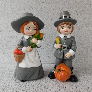 Pair of Vintage Ceramic Pilgrim Figurines, Pilgrim Boy and Girl Figures, Pilgrim Couple, Thanksgiving, Fall Autumn Decor