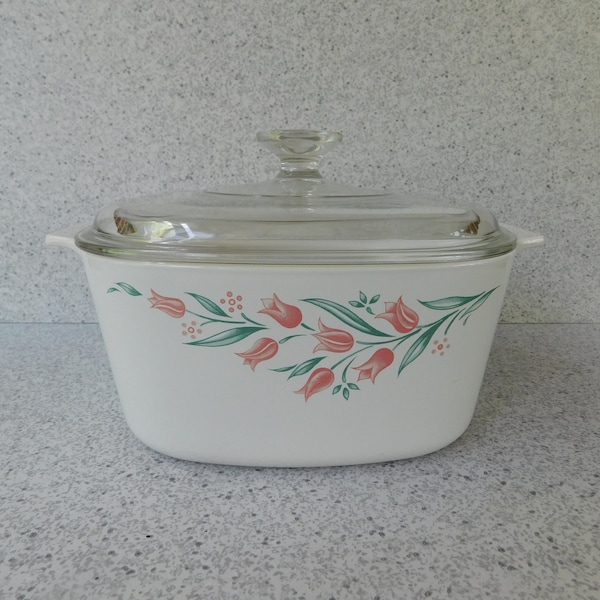 Large Discontinued 1990s 3 Quart Corning Rosemarie Casserole with Lid, Pink Tulip Corning Casserole