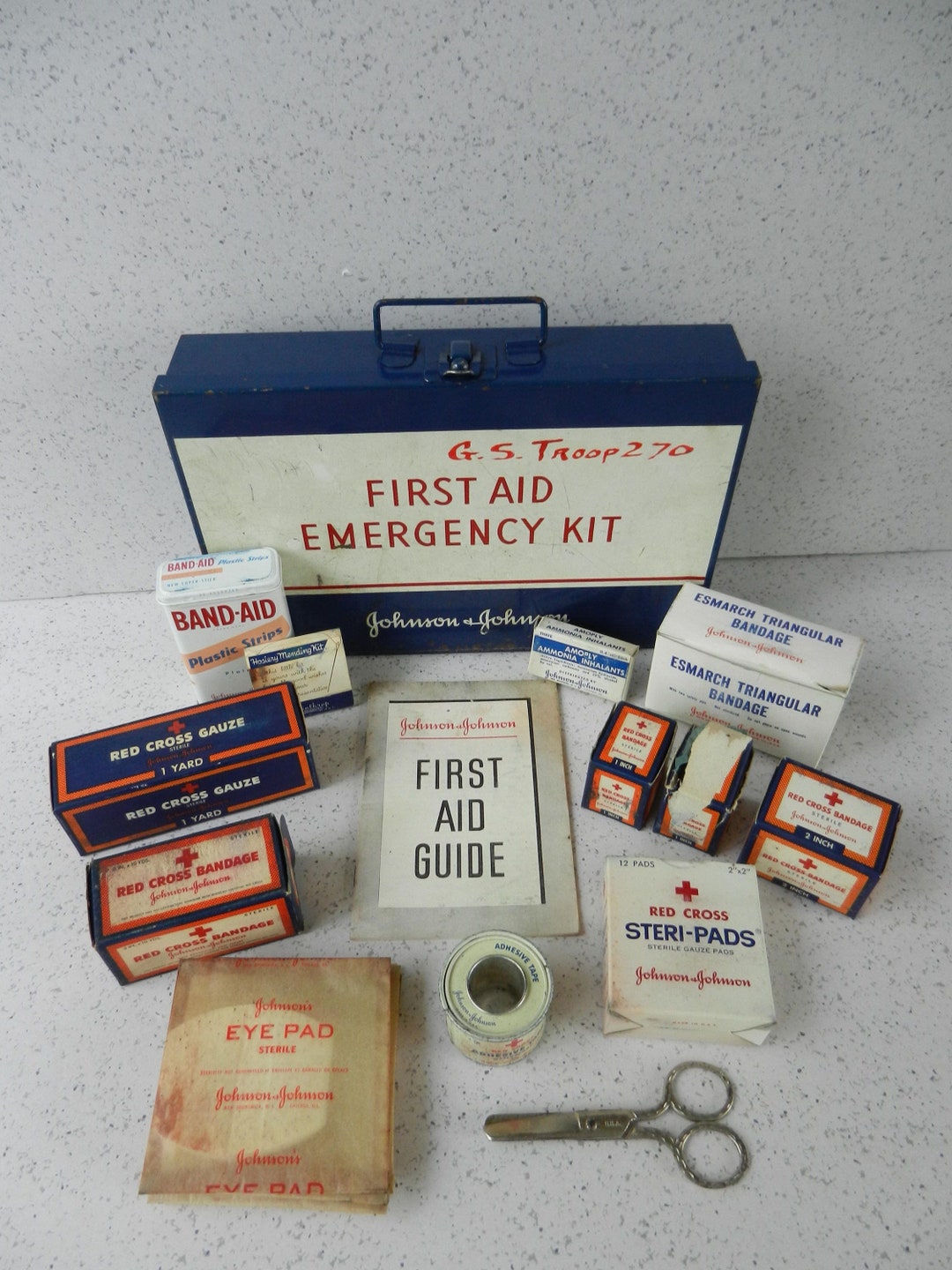 JOHNSON&JOHNSON FIRST AID缶ジョンソンエンドジョンソン JOHNSON&JOHNSON FIRST AIDジョンソンエンドジョンソン缶 - メルカリ