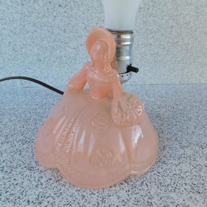 Mid Century LE Smith Pink Southern Bell Lamp, Boudoir or Accent Light