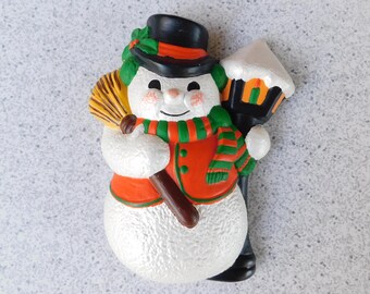 Vintage Glenview Mold Ceramic Snowman with Lamp Post Wall Decoration, Ceramic Christmas Decoration, Orange and Green Snowman Wall Figurine