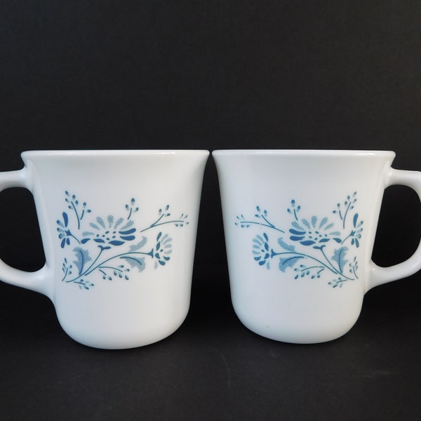 Set of 2 Pyrex Colonial Mist Mugs