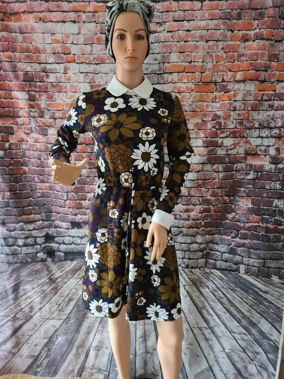 Vintage 1970s Gadging Paris Long Sleeved Floral St