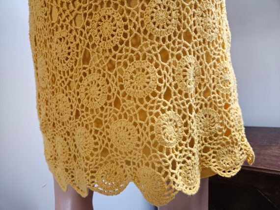 Vintage 1960s Mustard Yellow Crochet Short Sleeve… - image 6