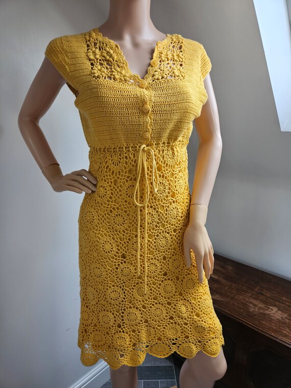Vintage 1960s Mustard Yellow Crochet Short Sleeve… - image 8
