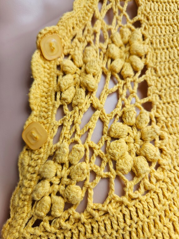 Vintage 1960s Mustard Yellow Crochet Short Sleeve… - image 9