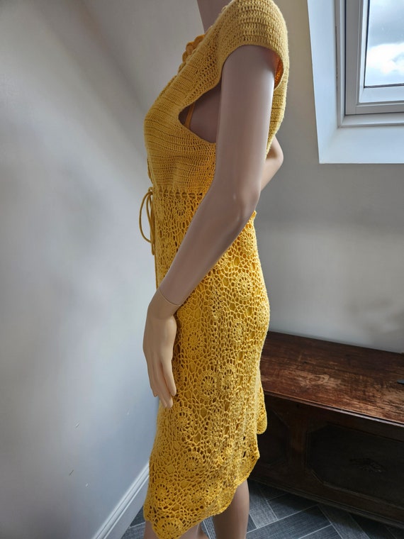 Vintage 1960s Mustard Yellow Crochet Short Sleeve… - image 2