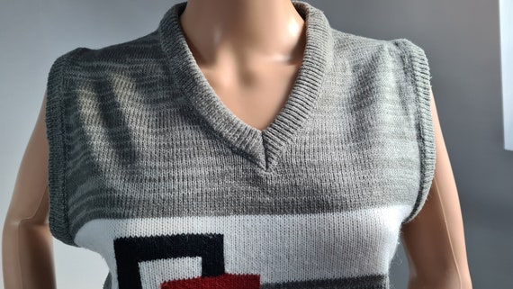 Vintage Knitted Grey, White, Black and Red Block … - image 3