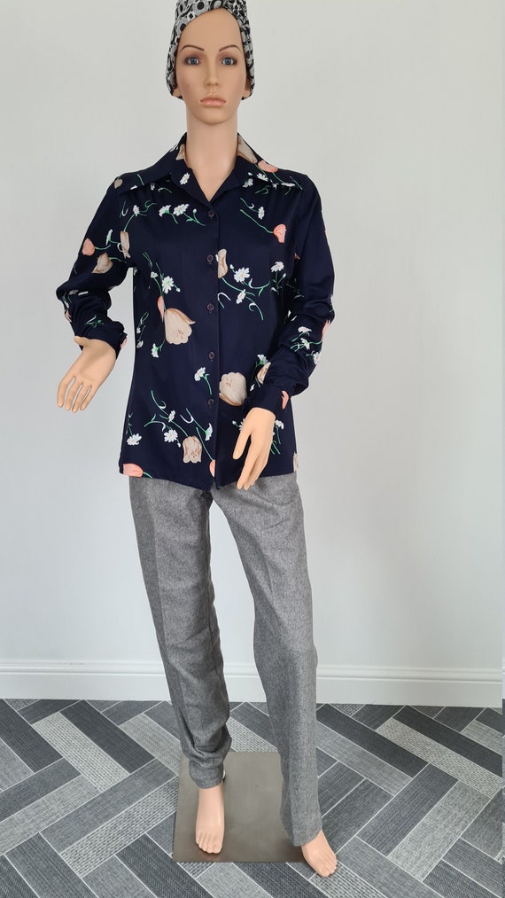 Vintage 1970s Navy Floral Print Long Sleeved Blous