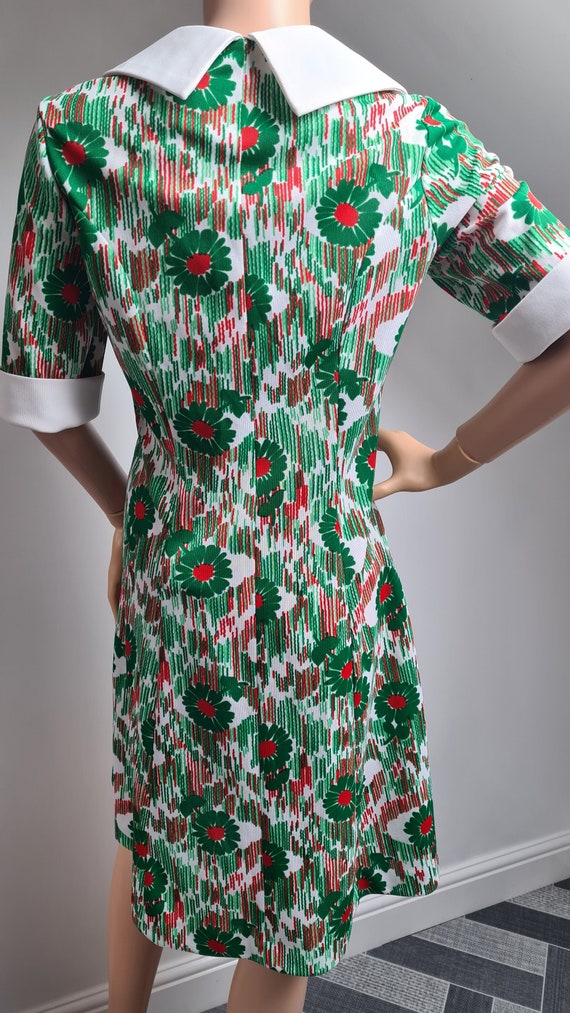 Vintage 1960s Bold Green & Red Floral Day Dress b… - image 7