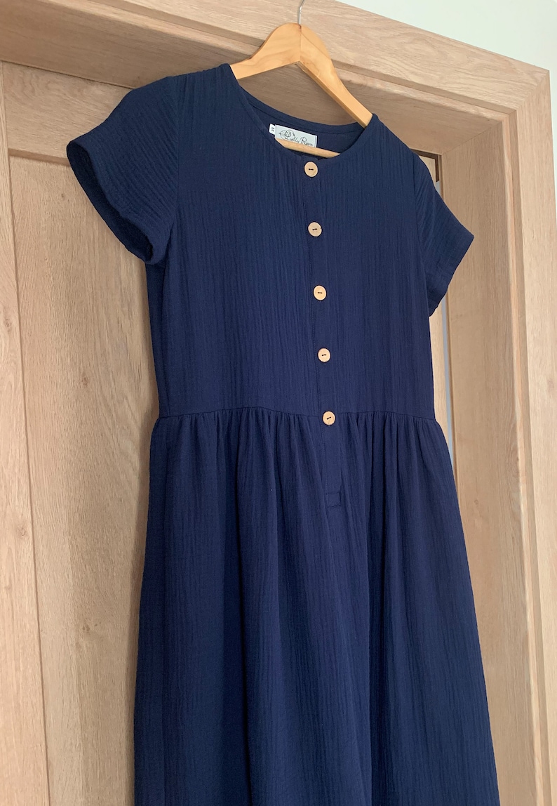 Lockeres kurzärmeliges Damenkleid aus Double Gauze, GRAPE, Baumwolle Navy Blue