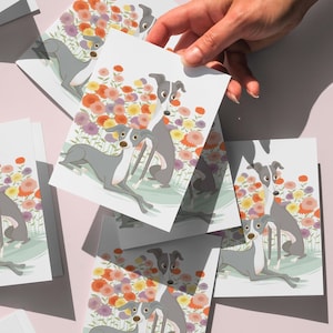 Biglietti d'auguri con coppia di levrieri italiani, set da 6. Interno vuoto. Biglietto d'auguri con grafica canina, buste e scatola regalo.