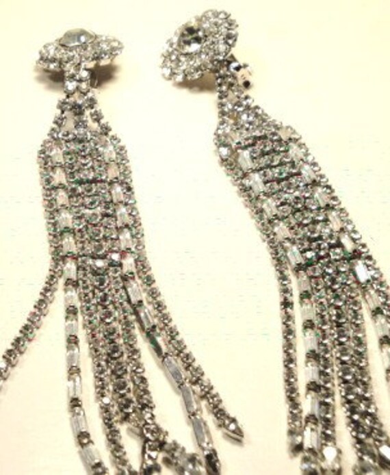Stunning Unique Long Dangling Rhinestone Clip Ear… - image 1