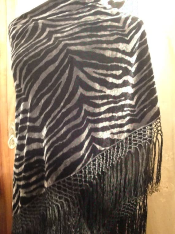 Soft Zebra Pattern Shawl - image 2