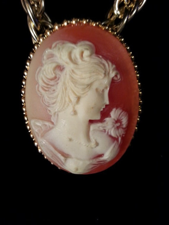 Lovely Vintage 1950's Faux Cameo Necklace - image 2