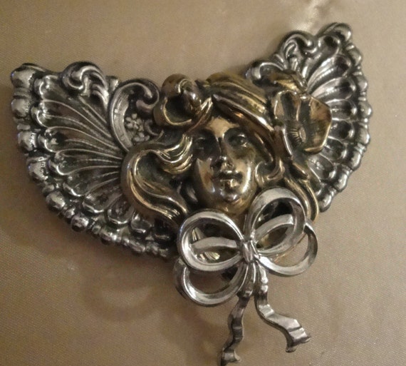 Stunning Angel Pin - image 4