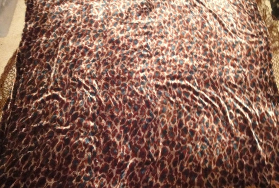 Brown and green velour square shawl - image 5