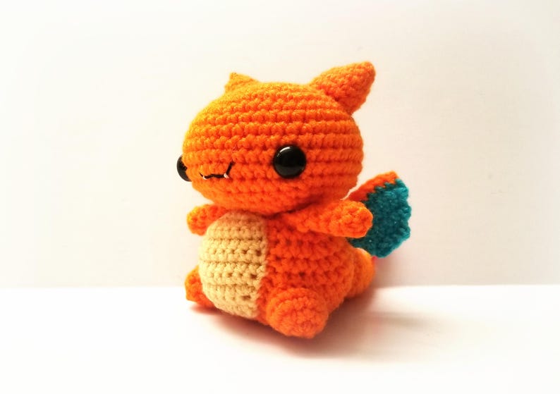 Pokemon Chibi inspirado en Charizard de ganchillo imagen 6