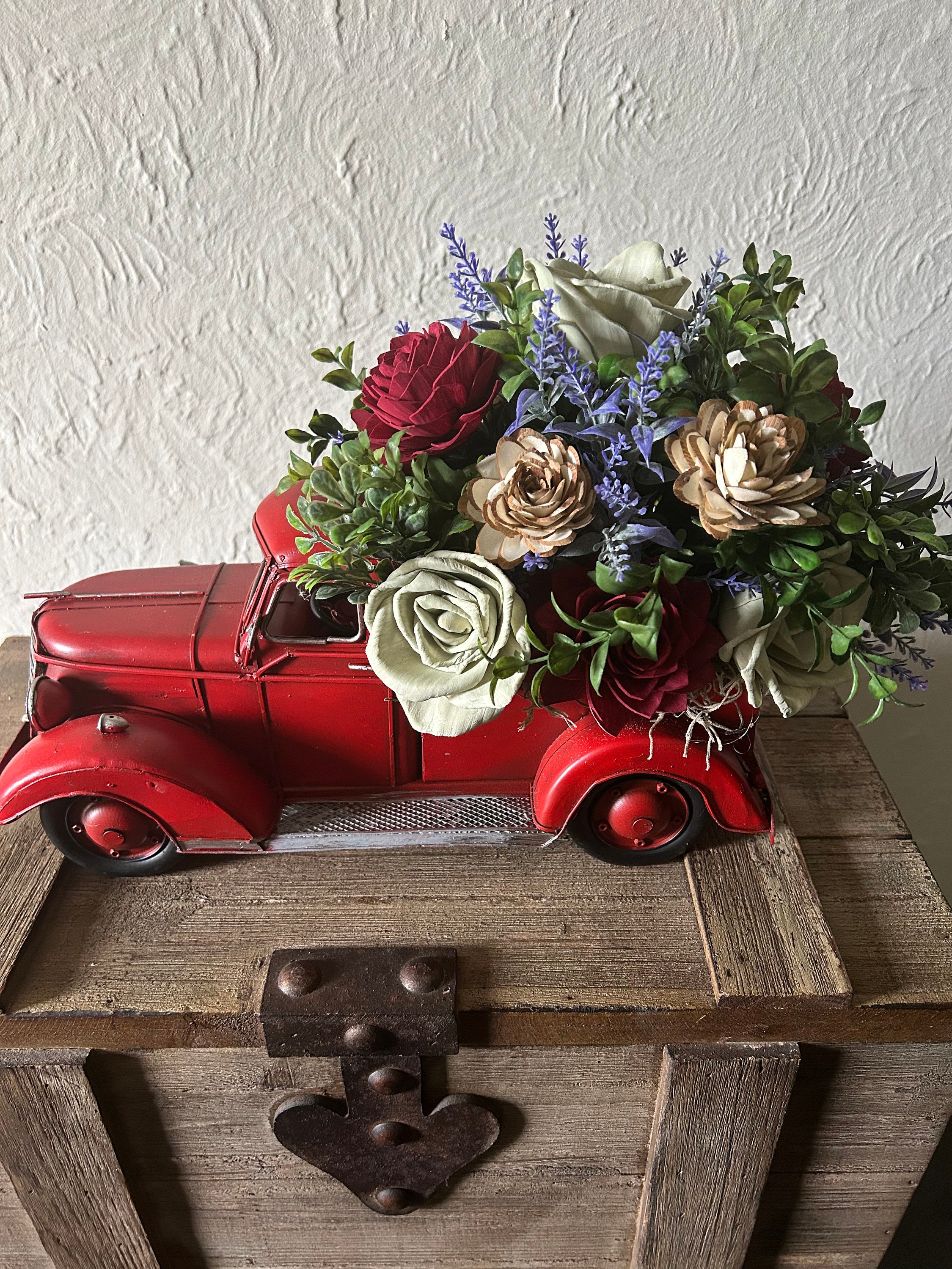 Holiday Wood Flower Centerpiece, Christmas Floral Arrangement, Holiday  Hostess Gift, Wooden Flower Table Centerpiece