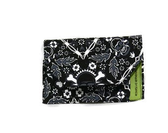 Simply Wallet - Black skulls