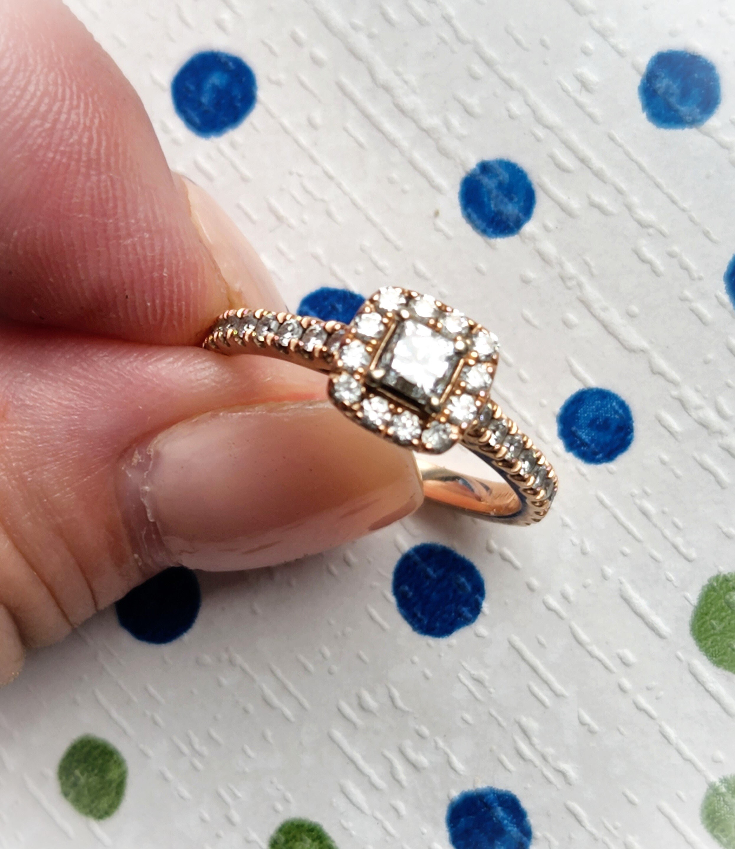 Classic sparkle halo ring rose gold deals