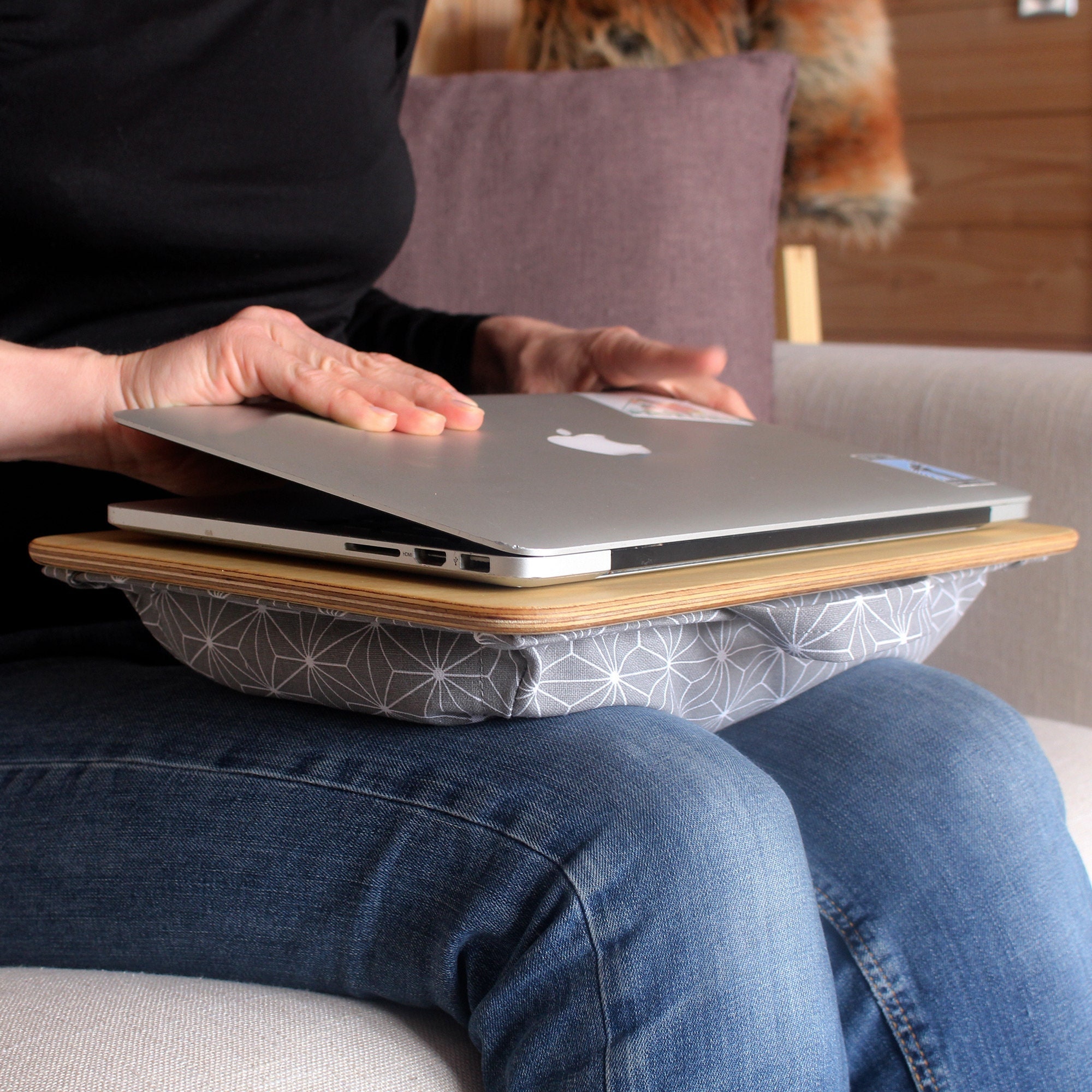 Mobile Lap Desk  Support Ventilé En Bois Pour PC Portable Et Tablette -  CoolGift