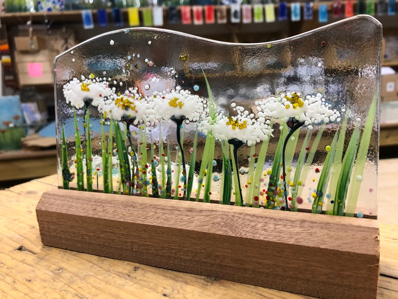 Mounted in Wooden block - Daisies - Alice Range 