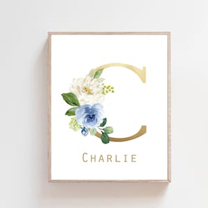 Decoración de pared con letras de flores - Arte de pared para bebé niño - Impresión de guardería bohemia - Impresiones personalizadas - Impresión de arte de flores azules - Arte de pared dorado imprimible