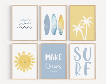 Puede incluir: Conjunto de seis impresiones con temática de playa. Las impresiones presentan un sol amarillo, olas azules, tablas de surf azules, palmeras y el texto "Make Waves" y "Surf".