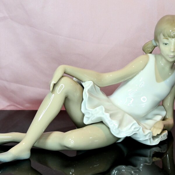 Nao by Lladro  Ballerina Her Hair Tied in Bunches,  Hand Made in Spain, collectible