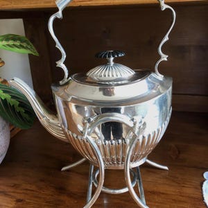 Antik spritkittel, 1908-1925 M.W. & W Sheffield England Silverpläterad, 1 3/4 Pints