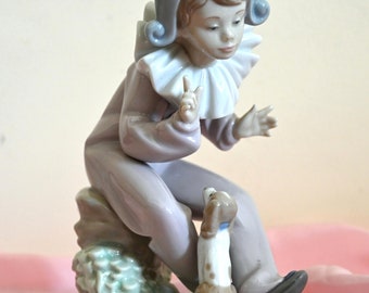 Nao Pierrot Teaching his Puppy to Sit, Lladro figurine, Collectible