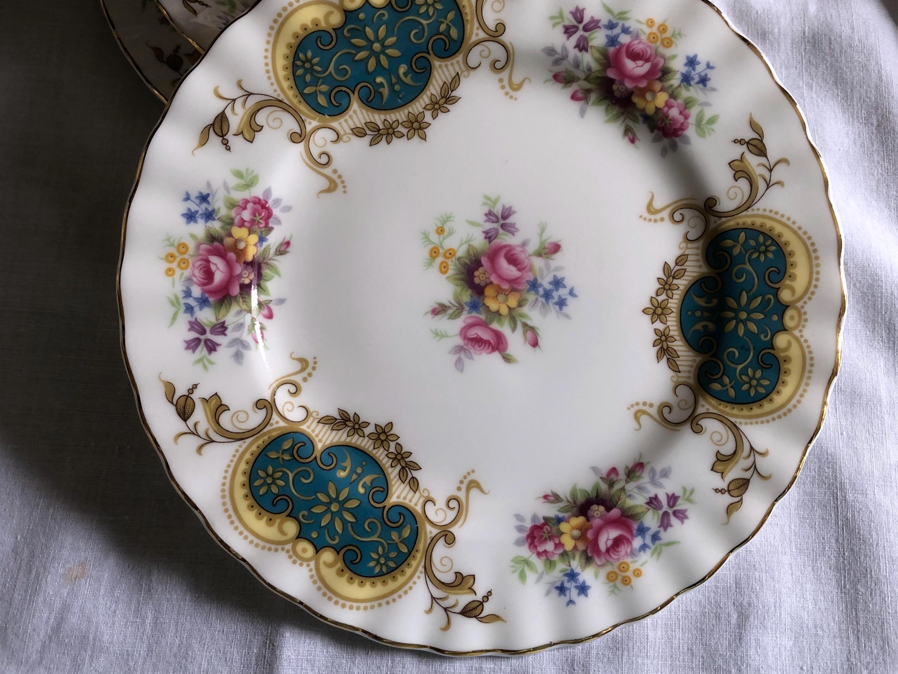 Royal Albert ' Berkeley' 21 Piece Tea Set, Fine English Bone China