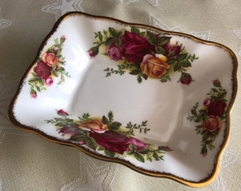 Royal Albert, 'Old Country Rose' Trinket/pindish, fijn Engels porselein, verzamelobject