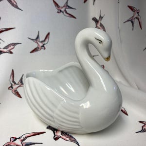 Collectible swan trinket dish - lovely romantic vintage