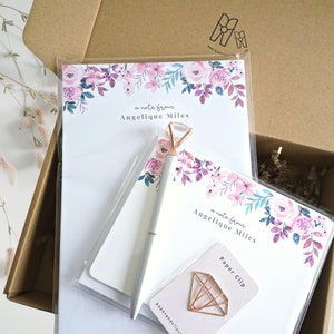Coffret cadeau papeterie personnalisé pour elle, cadeau pour maman, coffret cadeau Saint-Valentin, coffret cadeau papeterie floral rose