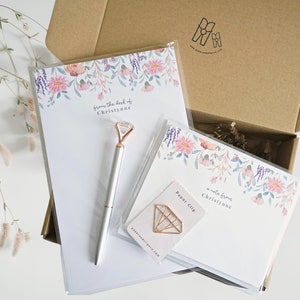 Coffret cadeau papeterie personnalisé pour elle, cadeau pour maman, coffret cadeau Saint-Valentin, coffret cadeau papeterie florale